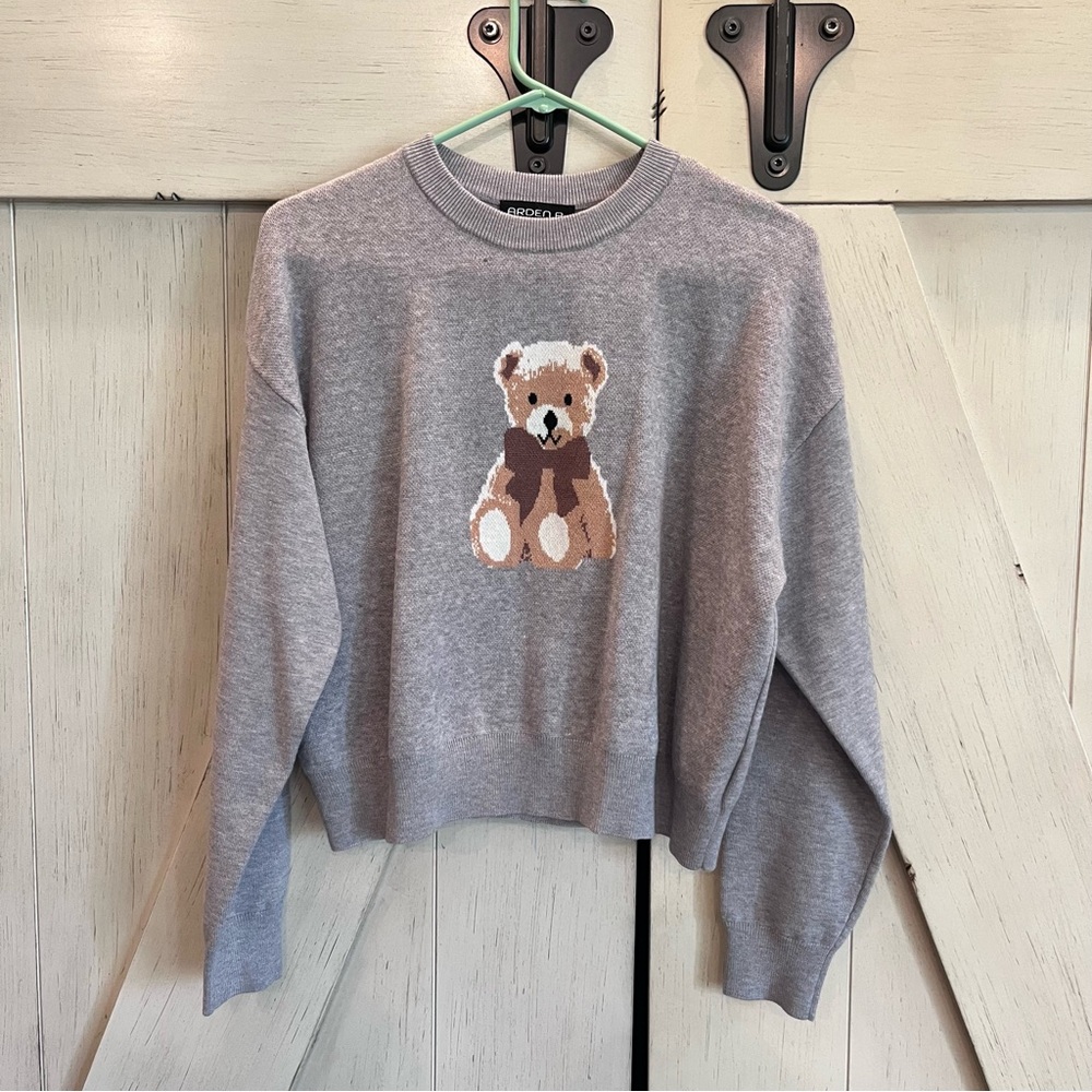 Arden B Gray Teddy Bear Crewneck Sweater Size Medium